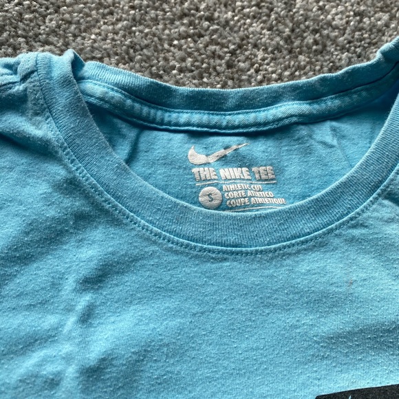 Used Nike Tee - Picture 2 of 2